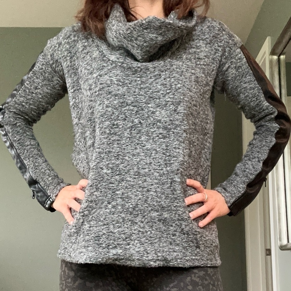 Blanc Noir Woman’s Pullover Sweater Size S Grey Cowl Neck Leather Zip Heathered